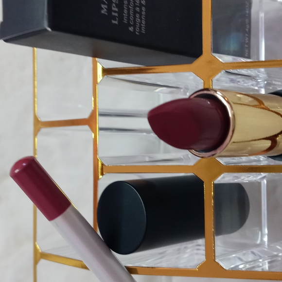 Cosmetics - Picture 2 of 2